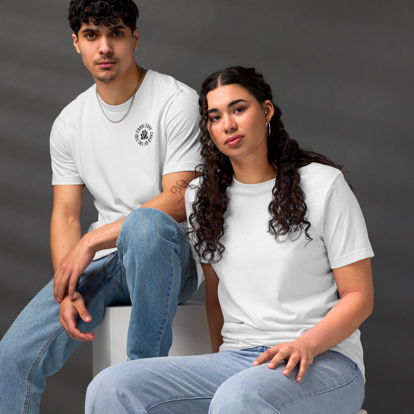 Couple wearing Eco Minimalistic Shirt - Old Skool